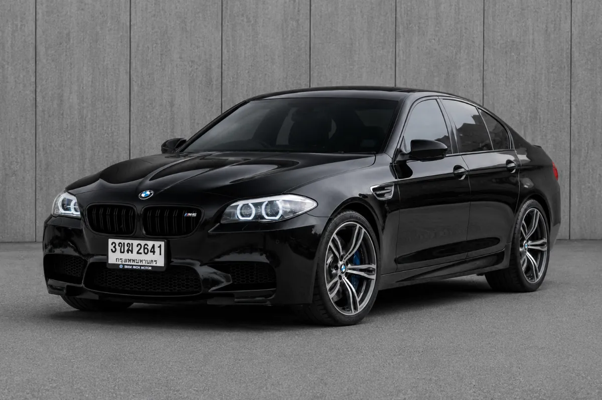 2011 BMW M5 (F10) มือสอง ขาย ไทย